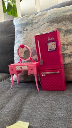 2012 Barbie Goam Vanity and Fridge