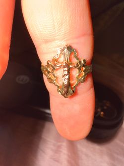 14kt Gold Crucifix Cross Ring