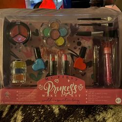 Kids makeup kit Brand New