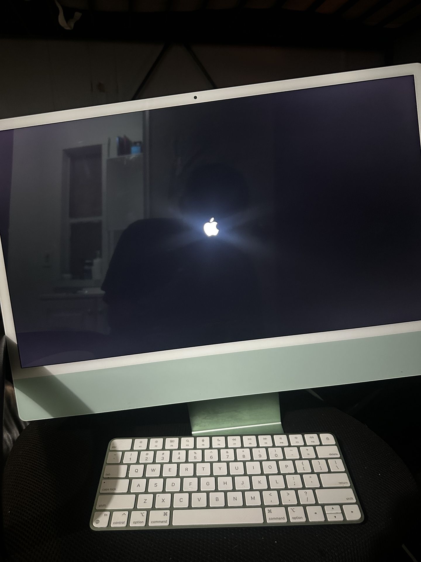 M1 IMAC 256GB 8RAM 4k 24IN