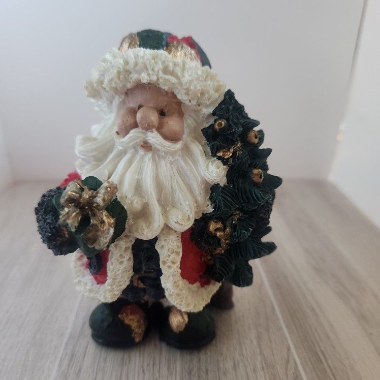 Vintage Santa With Christmas Tree Resin