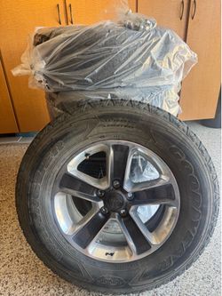 Jeep wrangler jl wheel and tires