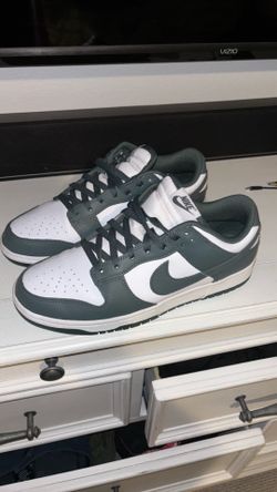 Nike dunks (Dark Green & White)