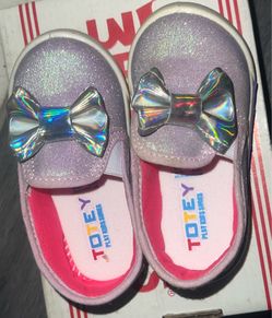 Toddler purple glitter shoes size 8