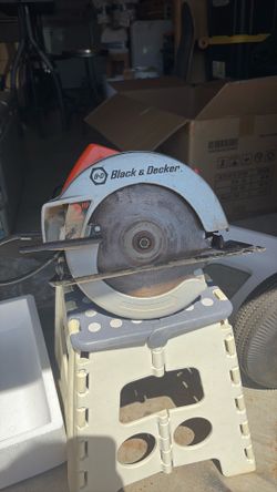 Fully functional / working circular saw with blade
