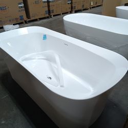 Huge Bathtub Selection Sizes And Colors And Shapes
