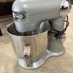 Cuisinart Mixer.