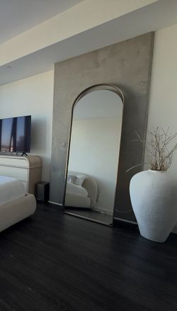 Crate & Barrel Floor Mirror 25.3"x75.8