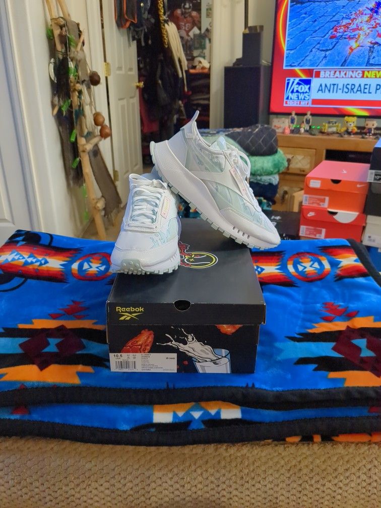 Reebok Sneakers