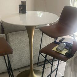 Dining table And Chairs 