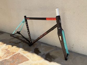 54cm RODEO LABS Pine Cone FLAANIMAL 4.1 Frameset Chris King Headset