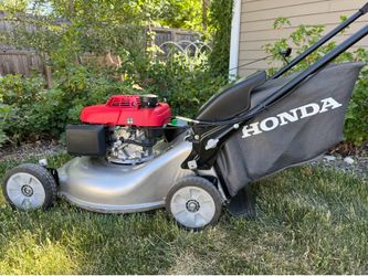 Honda Lawnmower (gas powered)