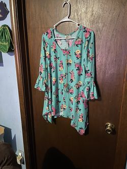 Ladies Bobbie&Brooks Blouse With Jewelry Necklace Size L(Read Description And Pickup Only)