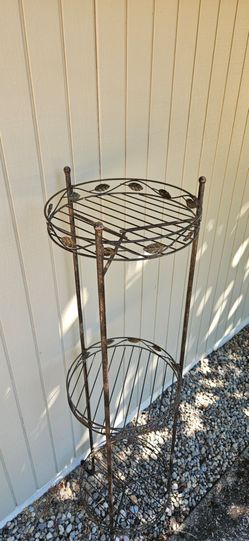 Three- Tier Metal Plant Stand with Leaf Detail