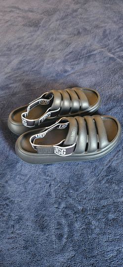 Uggs Unisex Slippers 9 Men's Or 10.5 For Women's New