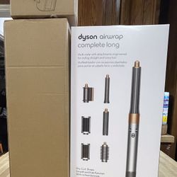 Dyson Airwrap, Brand new, Includes hanging Shelf for Dyson And extra Adapter