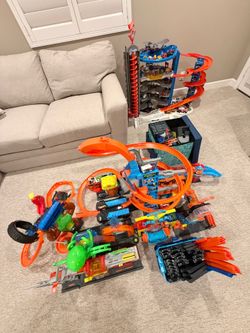 Hotwheels Track/Garage Collection