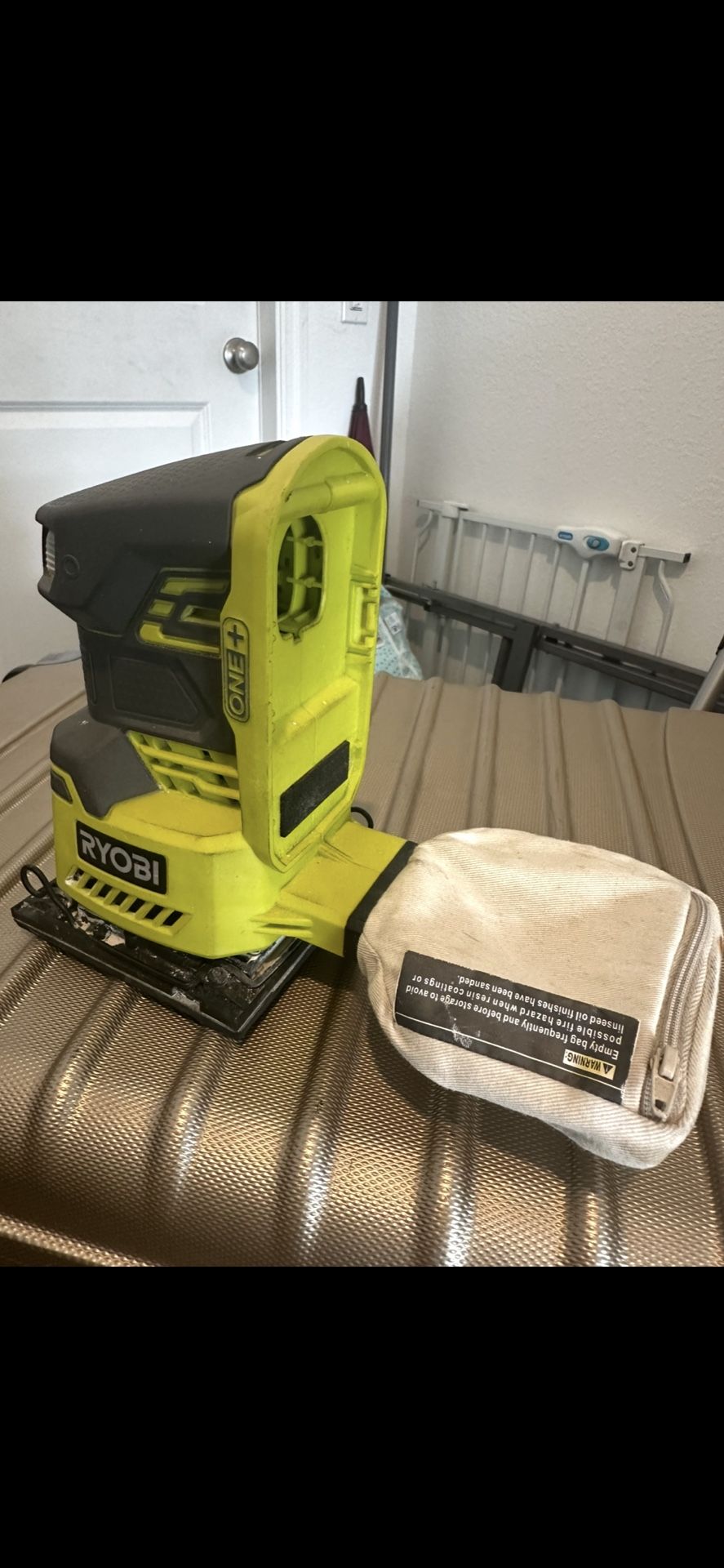 Ryobi Sander 18 v