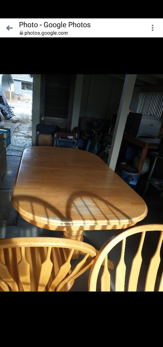 6ft. Dining Room Table With 6 Chairs And Two Butterfly Leafs 