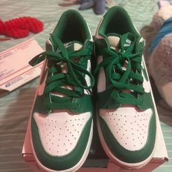 Nike dunks low