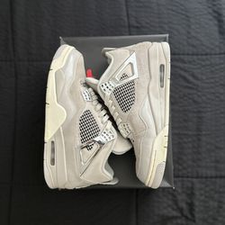 Jordan’s 4s WMNS/ MENS Frozen Moments