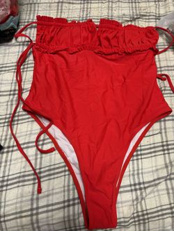 Read One Piece, Bathing Suit