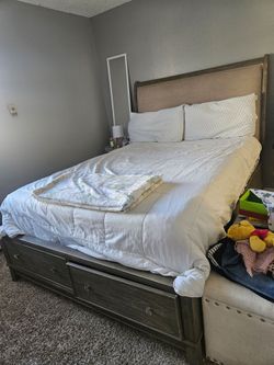 Queen size Natural Pine wood bed with built-in storage drawers