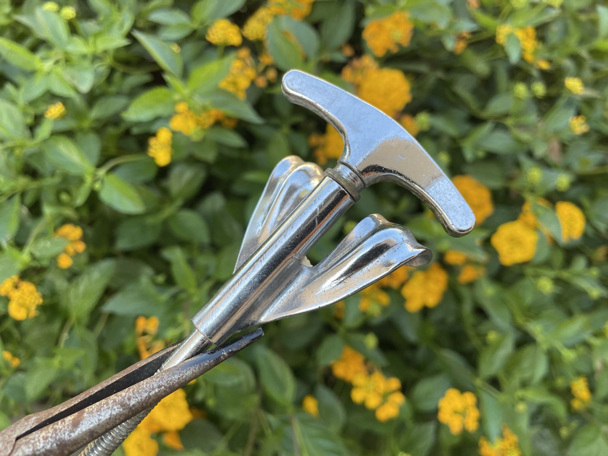 Ludwig Vintage T-Rod and Claw Sets (8) + 1 Free Rocker Claw. WE sale price*