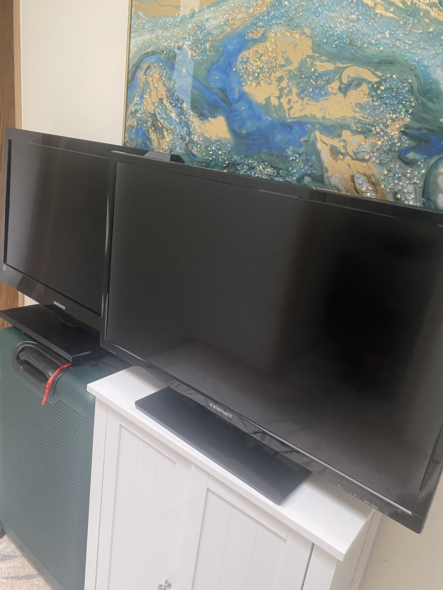 Two Free TVs Gratis
