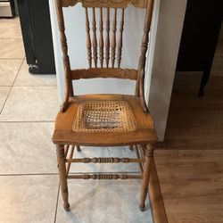 Antique wooded Chair