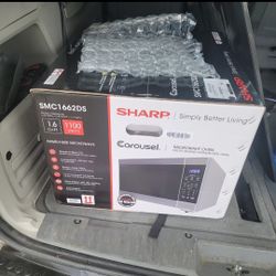Brand NEW Microwave Oven (Retail $180 Plus Tax)