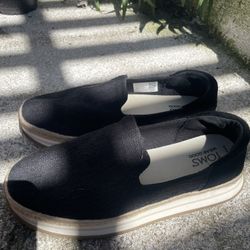 TOMS Women’s Slip-On Shoes – Size 8