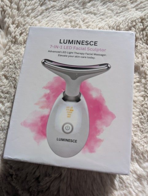 LUMINESCE 7-in-1 LED Facial Sculptor – New, Sealed Light Therapy Massager