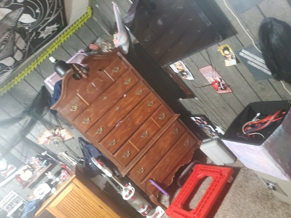 Dresser 7 Drawers