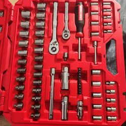 105 Piece - Craftsman SAE/Metric Polished Chrome Mechanics Tool Set