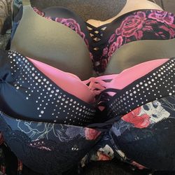 Torrid Bras Some Never Used 40ddd 40 Dd 38 D 50.00 For All