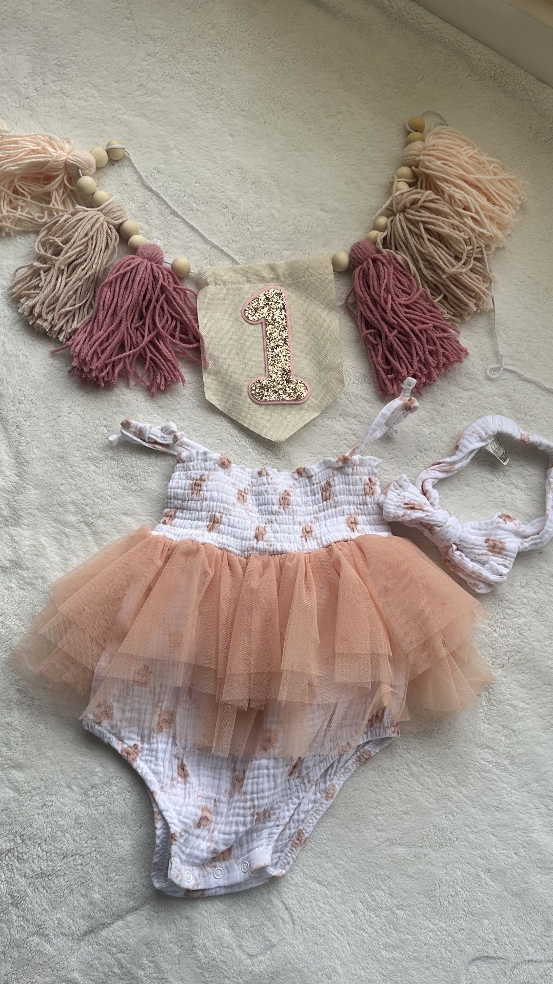 1yr Birthday Banner And Onesie 