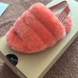UGG Fluff Slipper Toddler Size 9 Pink 