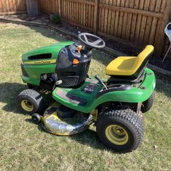 Riding Lawnmower 