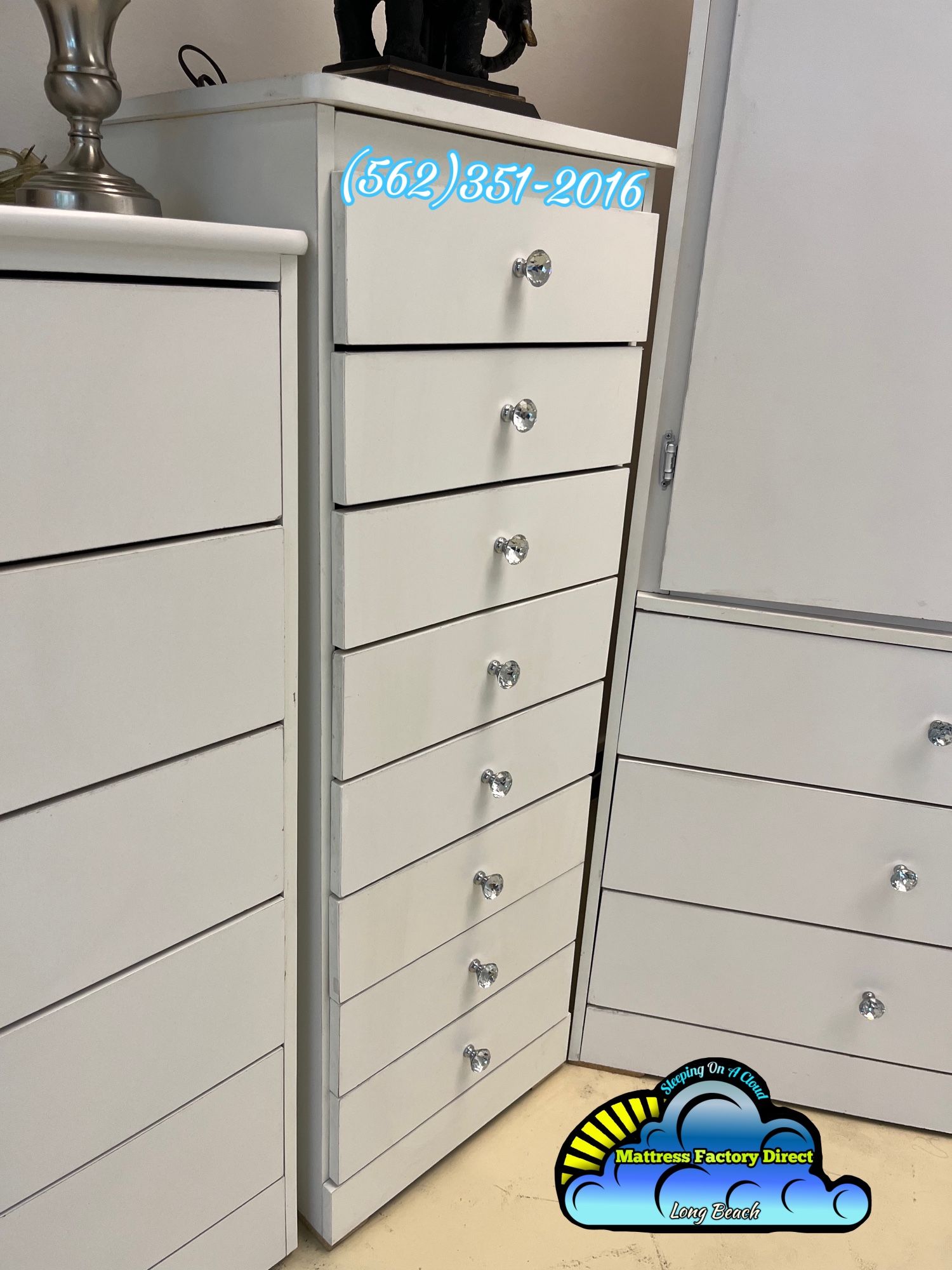 Tall Diamond Knob 8D Vanity Dresser 