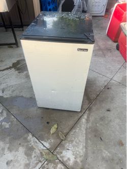 Magic chef small fridge