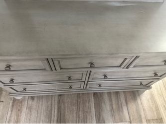 Cali king bedroom set