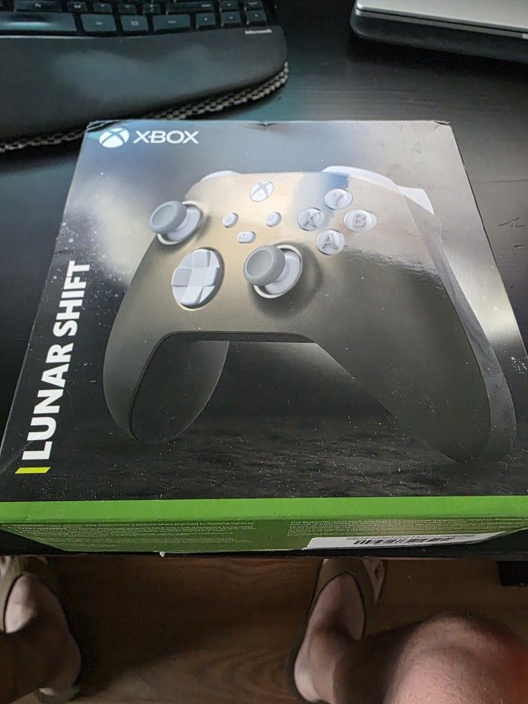 Xbox LUNAR SHIFT Controller