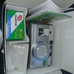 Fuji 35mm Camera Zoom Date 120V