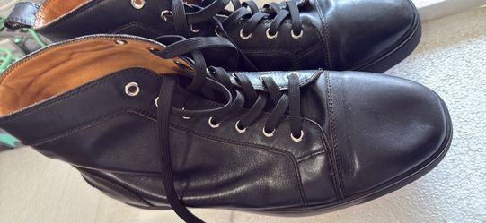 Pre-owned Christian Louboutin Black Shoes size 12.5 Blk leather shoes with signature red soles
