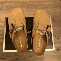 Madden Girl Clogs Size 7 Sandals 
