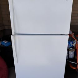 Used/like New Whirlpool Refrigerator