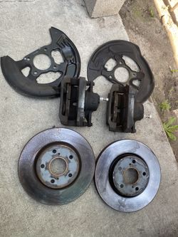 2014 Lexus IS250 Front Brake Calipers, Rotors, Dust shield and Brake Pads