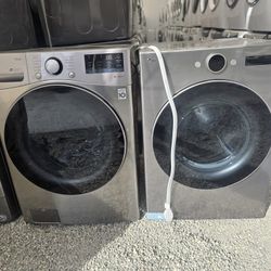Lg Washer And Dryer Set Like New 