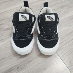 Kid's Vans Knu Skool Puffed Up Tongue & 3D  Molded Sidestripe  Size 11.5. $20